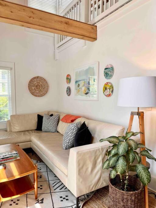 Liz Lane Cottage- Entire Guesthouse Charleston Bagian luar foto