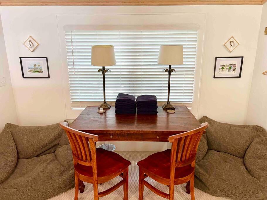 Liz Lane Cottage- Entire Guesthouse Charleston Bagian luar foto