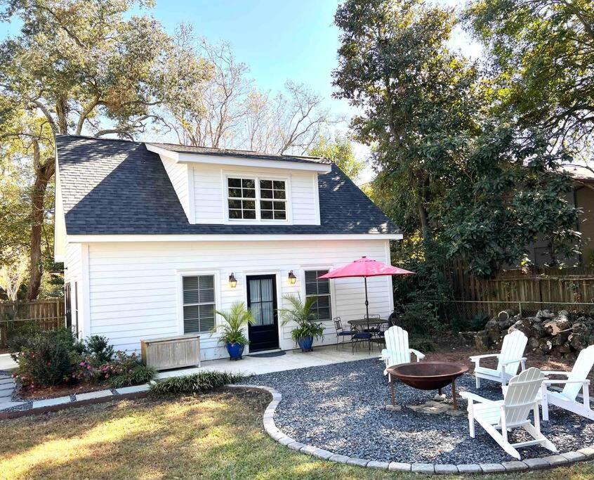 Liz Lane Cottage- Entire Guesthouse Charleston Bagian luar foto
