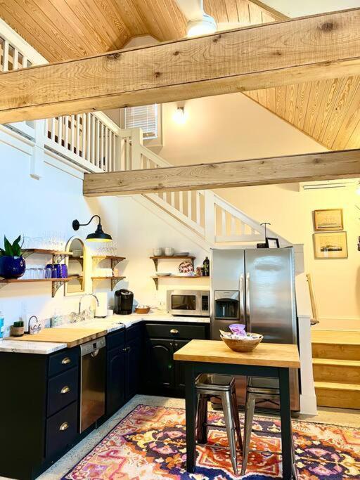 Liz Lane Cottage- Entire Guesthouse Charleston Bagian luar foto
