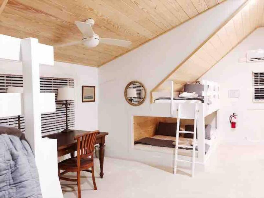 Liz Lane Cottage- Entire Guesthouse Charleston Bagian luar foto